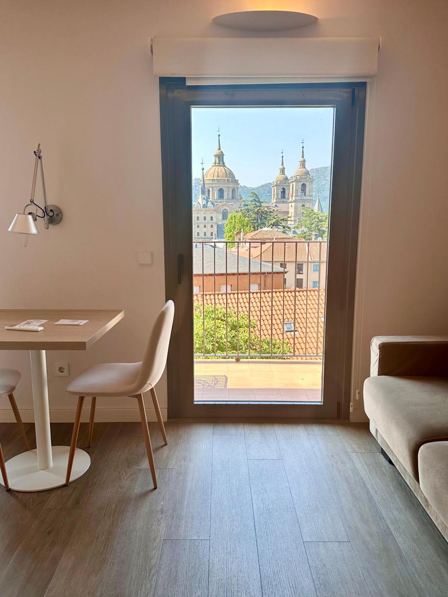 San Lorenzo Suites San Lorenzo de El Escorial Dış mekan fotoğraf
